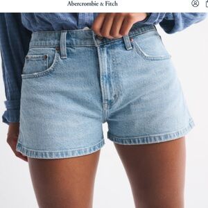 Abercrombie Mom Shorts High Rise Curve Love NWT 23